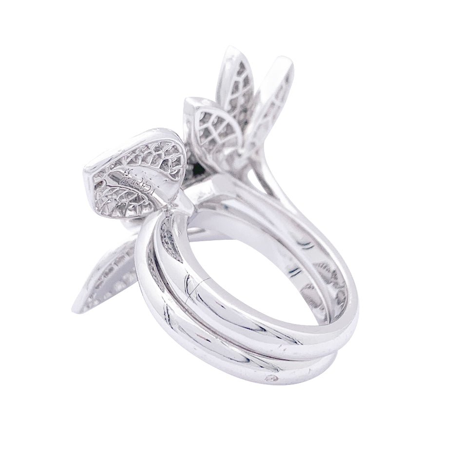 Bague VAN CLEEF & ARPELS "Lotus" en or blanc et diamants. - Castafiore
