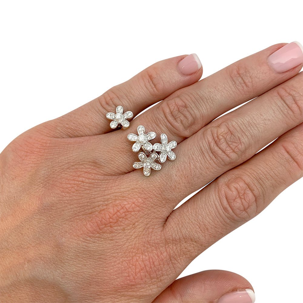 Bague Van Cleef & Arpels, "Socrate", or blanc et diamants - Castafiore