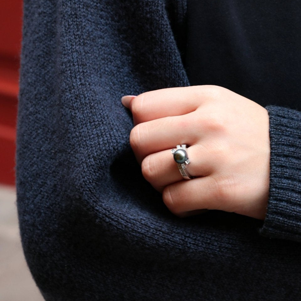 Bague vintage en or blanc, diamants et perle de Tahiti - Castafiore