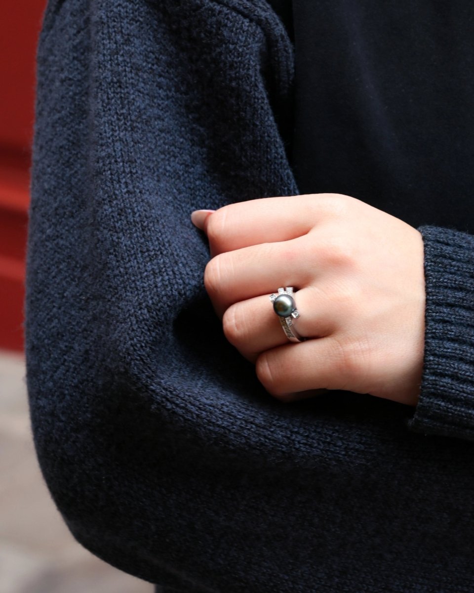 Bague vintage en or blanc, diamants et perle de Tahiti - Castafiore