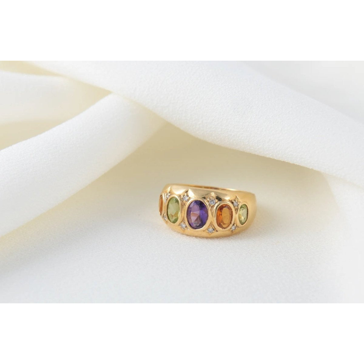Bague Vintage en Or, Diamants et Pierres Fines - Castafiore