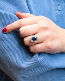 Bague vintage marguerite en or, saphir et diamants - Castafiore