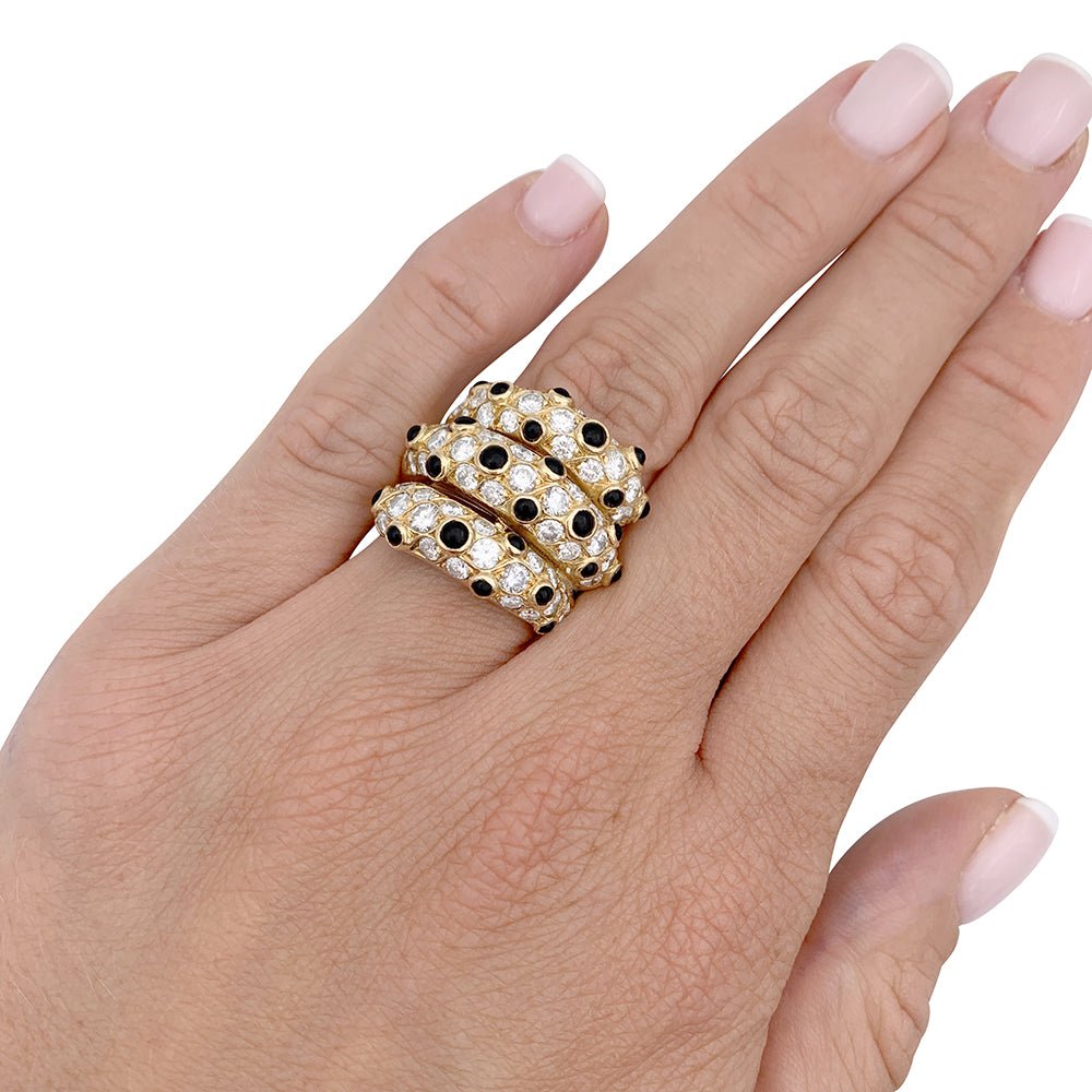 Bague vintage or jaune, diamants et onyx. - Castafiore