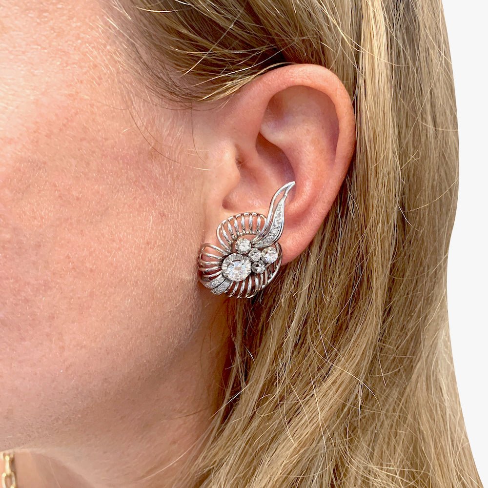 Boucle d'oreilles volutes en platine, or blanc et diamants - Castafiore
