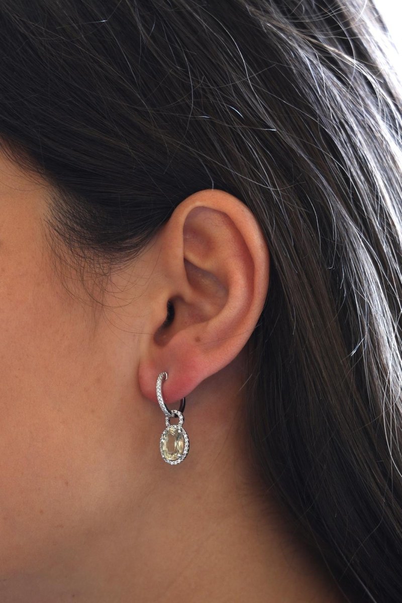 Boucles de boucles d'oreilles pendantes en or blanc, citrine et diamants - Castafiore