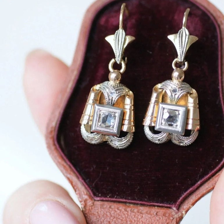 Boucles d'oreilles Art Deco diamants trois ors - Castafiore