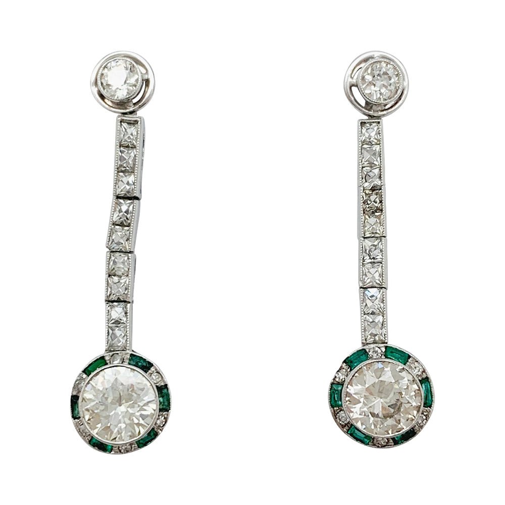 Boucles d'oreilles Art Déco en platine, or, diamants et émeraudes - Castafiore