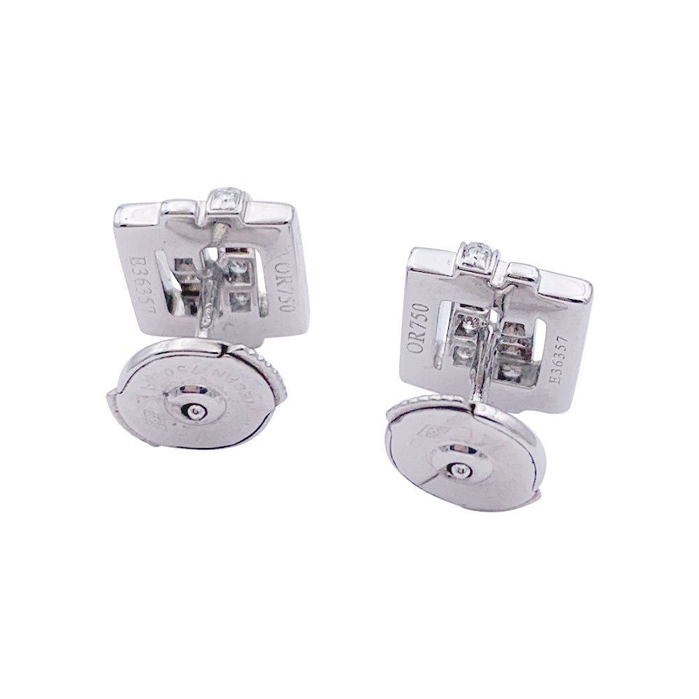 Boucles d'oreilles BOUCHERON, "Déchaînée" en or blanc et diamants. - Castafiore