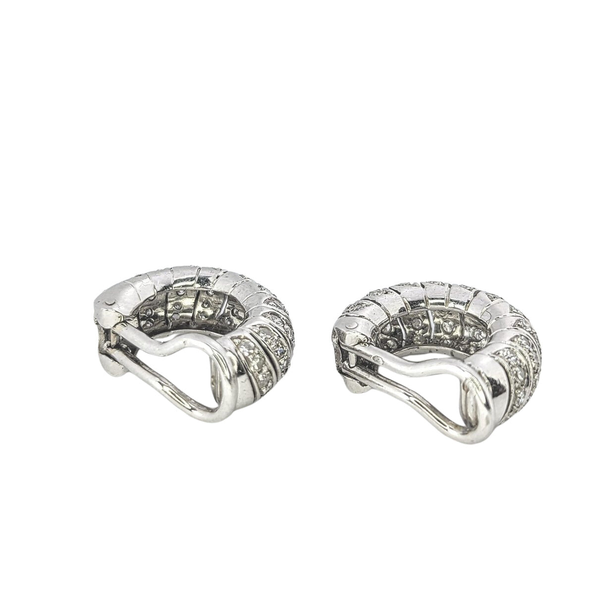 Boucles d'oreilles Cartier en or blanc et diamants - Castafiore