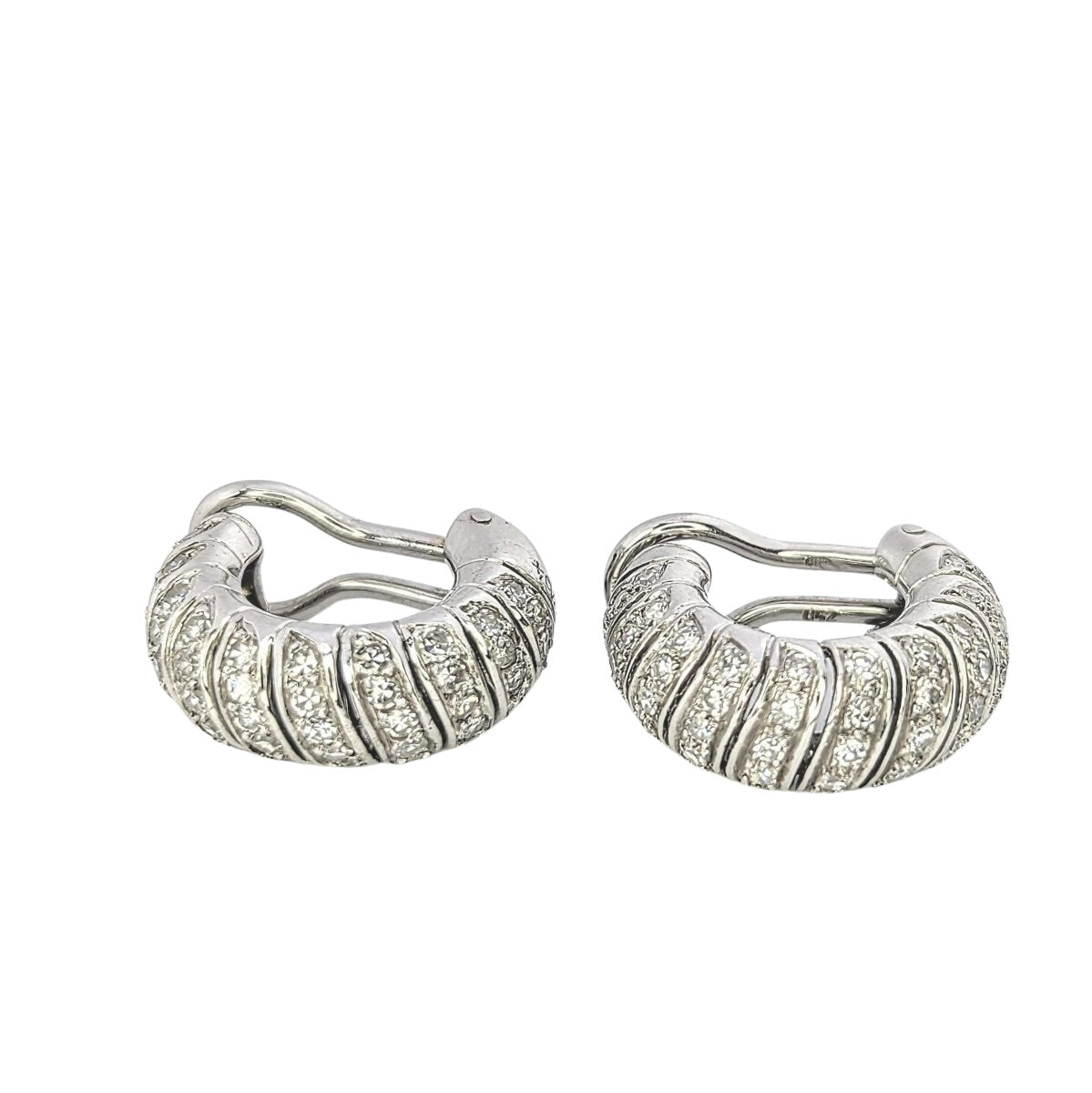 Boucles d'oreilles Cartier en or blanc et diamants - Castafiore