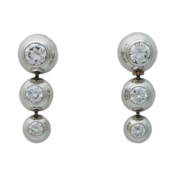 Boucles d'oreilles CARTIER, "Perles de diamants", en or blanc, diamants - Castafiore
