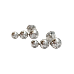 Boucles d'oreilles CARTIER, "Perles de diamants", en or blanc, diamants - Castafiore