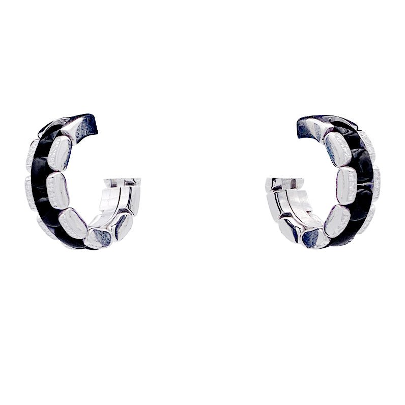 Boucles d'oreilles CHANEL "Ultra" en or blanc, céramique et diamants - Castafiore