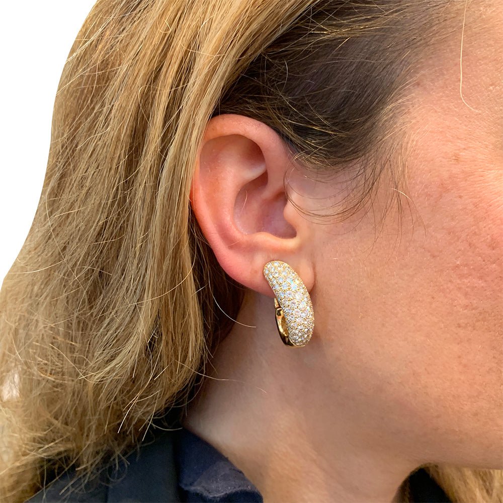 Boucles d'oreilles CHAUMET, modèle "Hommage à Venise", en or jaune et diamants - Castafiore