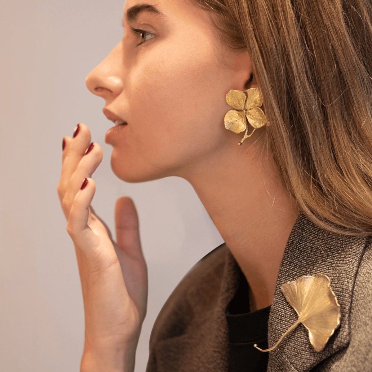 Boucles d'oreilles Clip CLAUDE LALANNE "Hydrangeas" en bronze doré - Castafiore