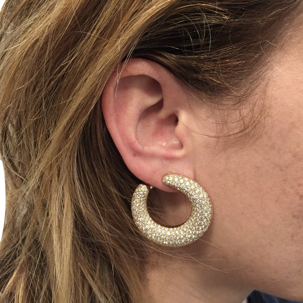 Boucles d'oreilles Créoles CARTIER en or jaune, diamants - Castafiore