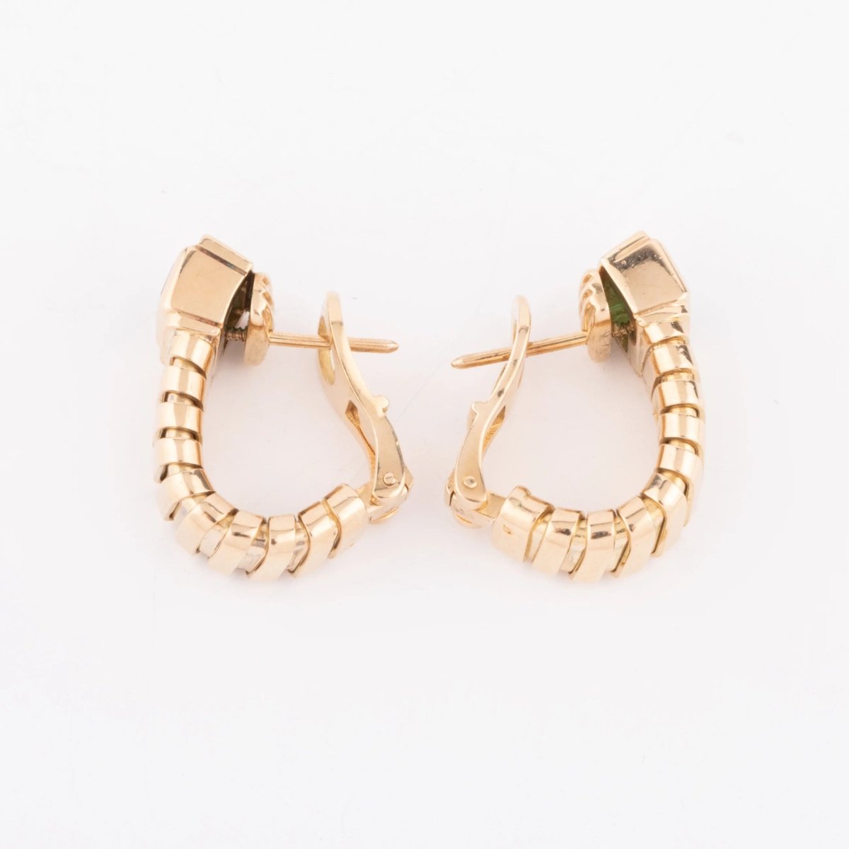 Boucles d'oreilles de la maison Bvlgari en émeraudes sur or jaune - Castafiore