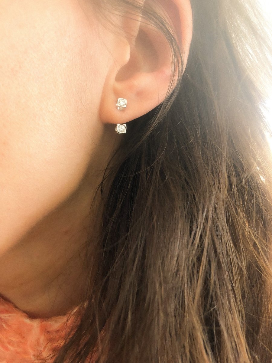 Boucles d'oreilles Dinh Van en or gris et diamants modèle Cube - Castafiore