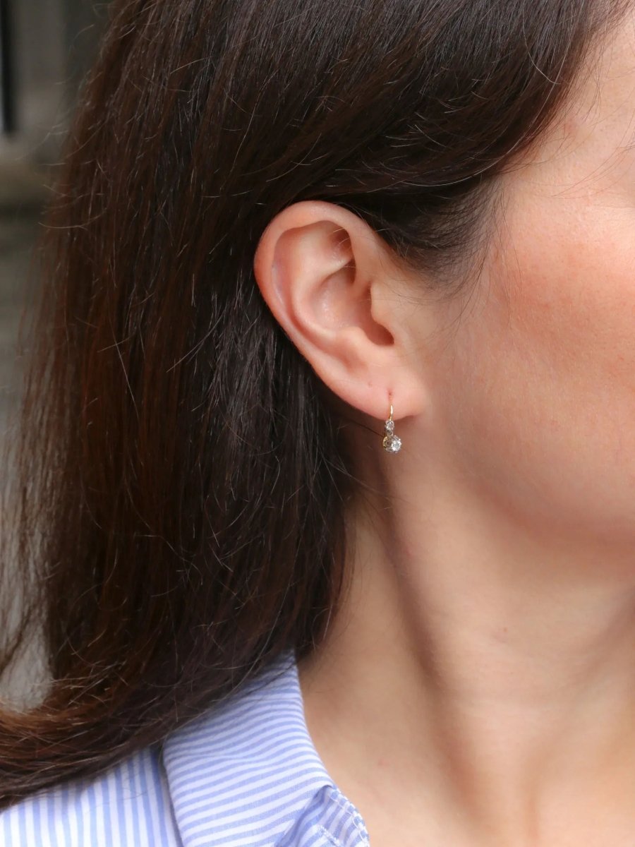 Boucles d’oreilles dormeuses anciennes en or, argent et diamants taille ancienne - Castafiore