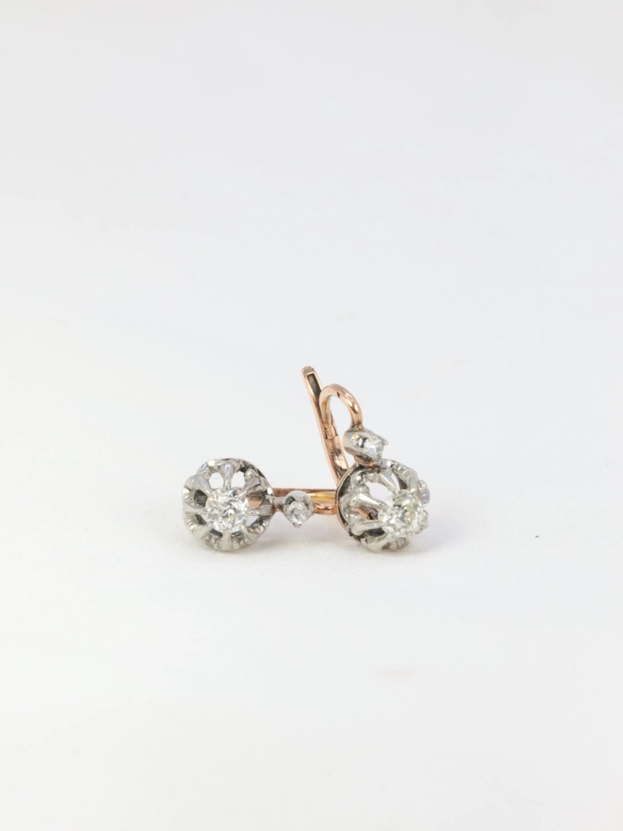 Boucles d’oreilles dormeuses anciennes en or et diamants - Castafiore
