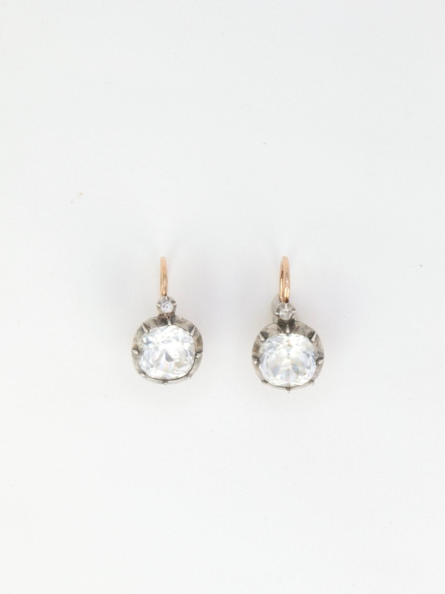 Boucles d’oreilles dormeuses anciennes en or et pierres du Rhin - Castafiore