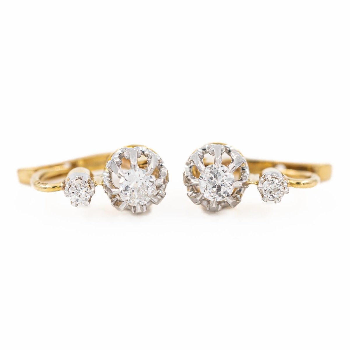 Boucles d'oreilles Dormeuses en or jaune et diamants - Castafiore