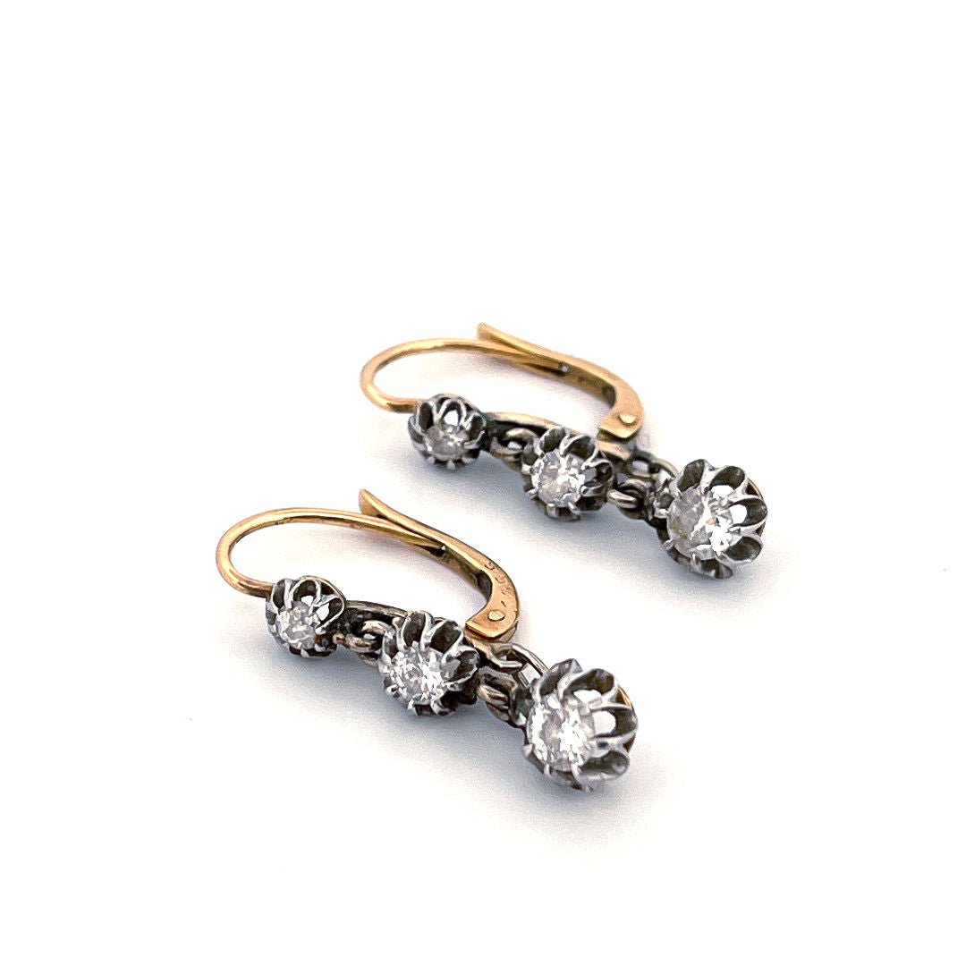 Boucles d'oreilles Dormeuses en or jaune et diamants - Castafiore