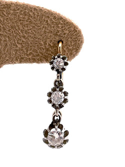 Boucles d'oreilles Dormeuses en or jaune et diamants - Castafiore