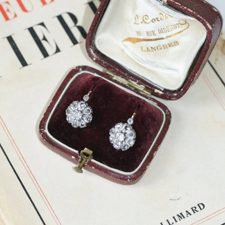 Boucles d'oreilles Dormeuses marguerite diamants - Castafiore
