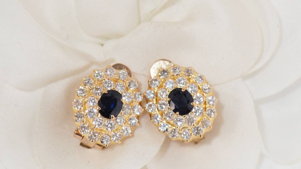 Boucles d'oreilles double entourage en or jaune, saphirs et diamants - Castafiore