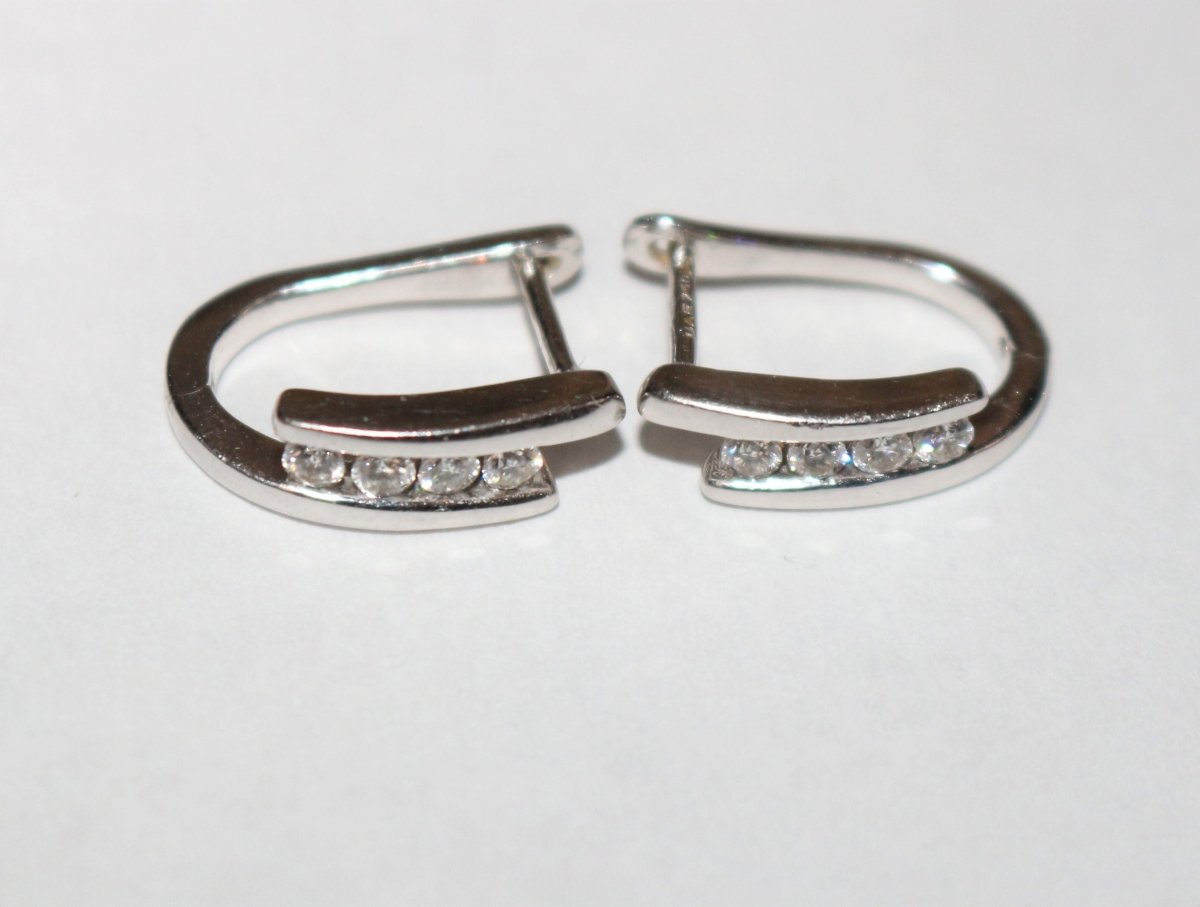 Boucles d'oreilles en or blanc et en diamants - Castafiore