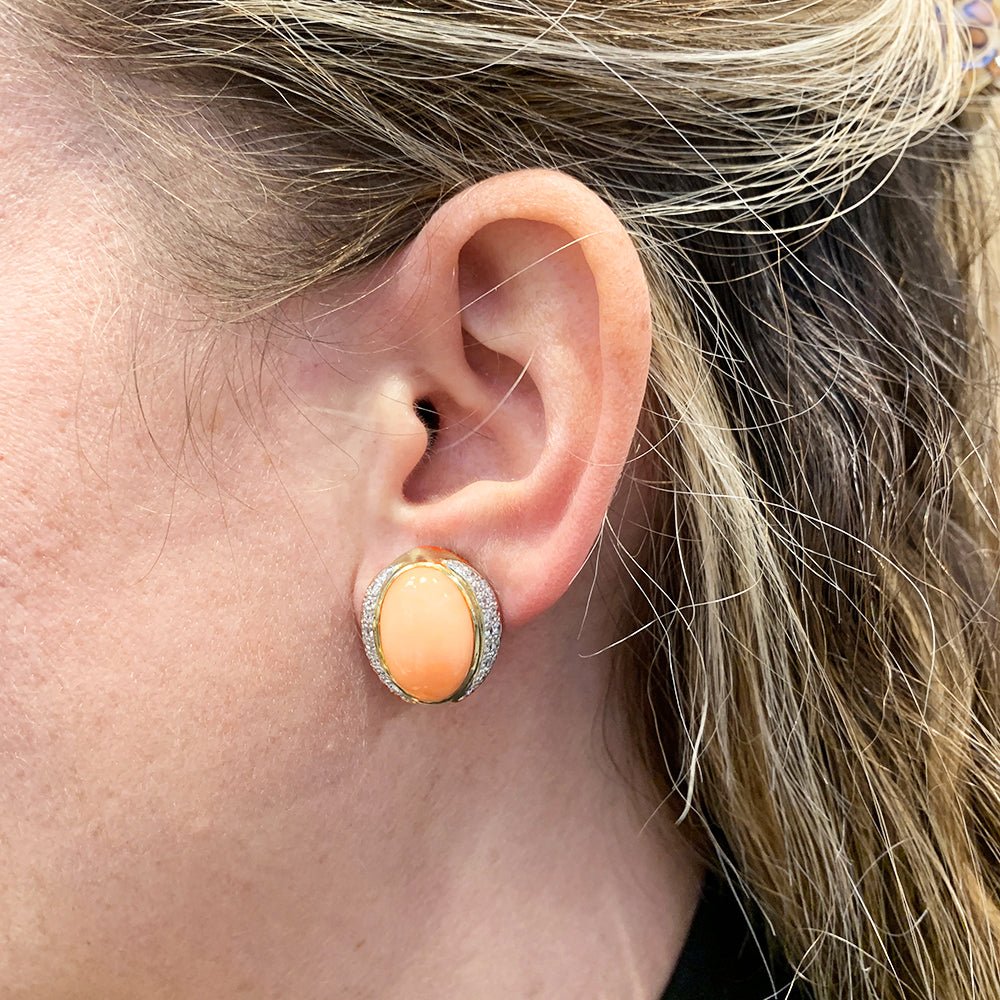 Boucles d'oreilles en or jaune, corail et diamants - Castafiore