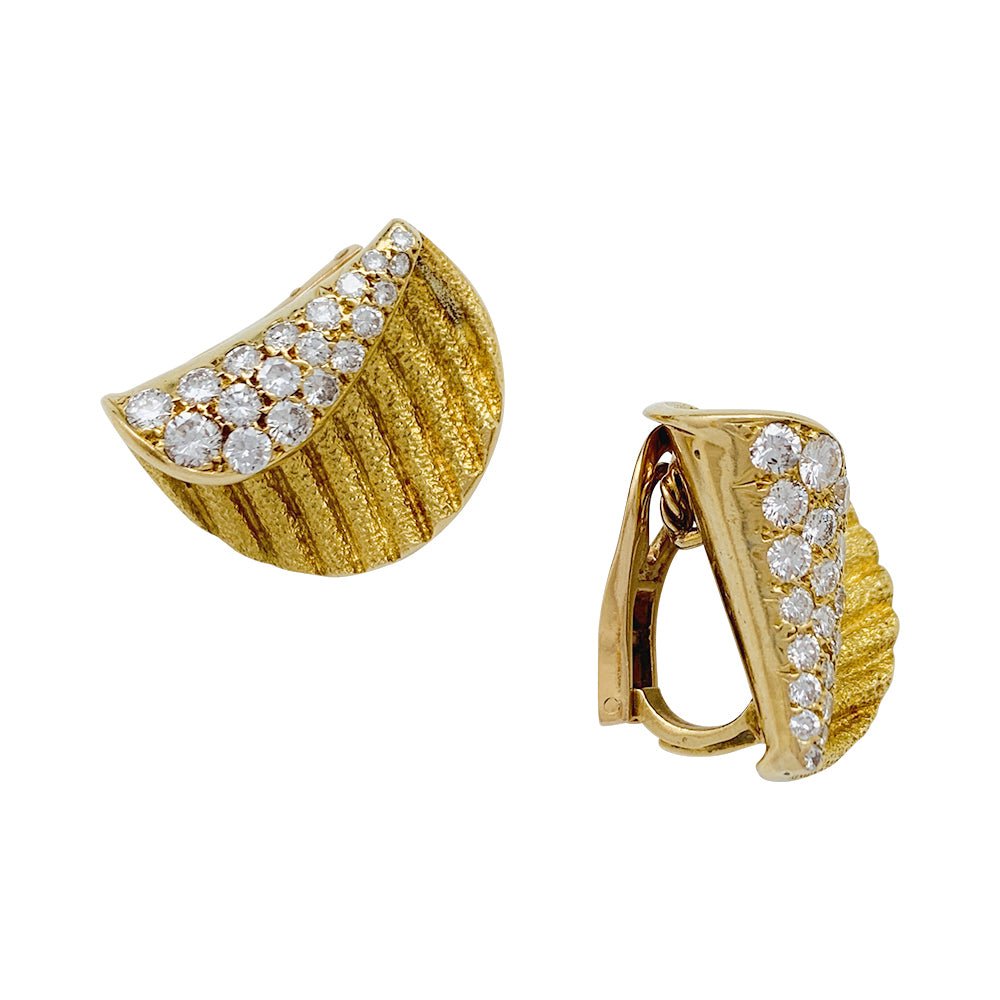 Boucles d'oreilles en or jaune et diamants - Castafiore
