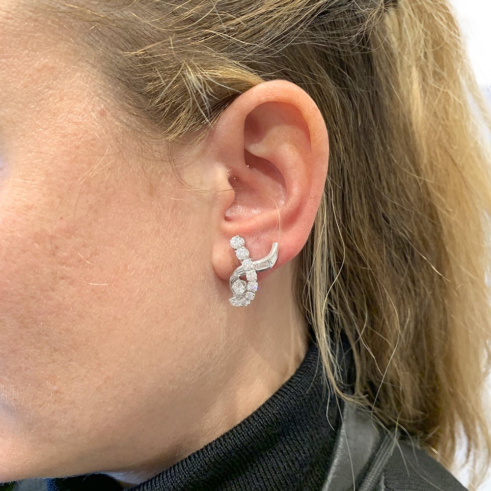 Boucles d'oreilles entrelacs en or blanc et diamants - Castafiore