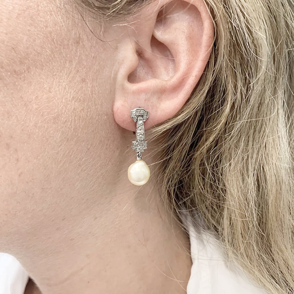 Boucles d'oreilles Mellerio dits Meller en or, platine, diamants et perles - Castafiore