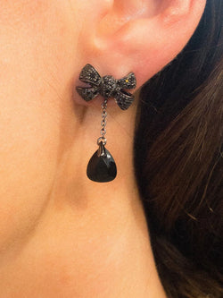 Boucles d'oreilles nœuds Pomellato modèle forever en or gris noirci et onyx - Castafiore