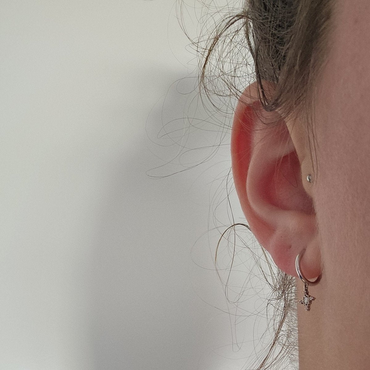 Boucles d’oreilles or blanc mini créoles avec diamants Stone Paris - Castafiore