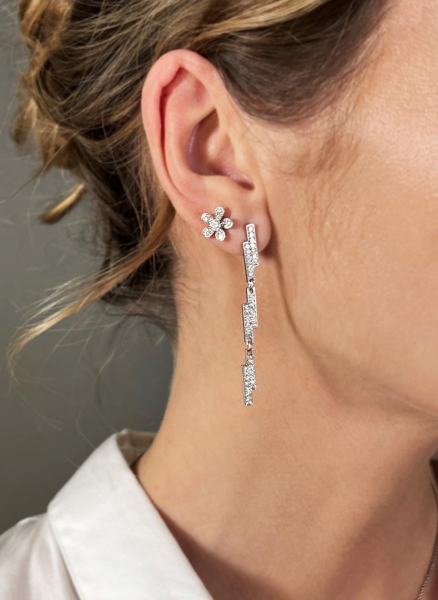 Boucles d'oreilles Pendantes DINH VAN "Seventies" en or blanc et diamants - Castafiore
