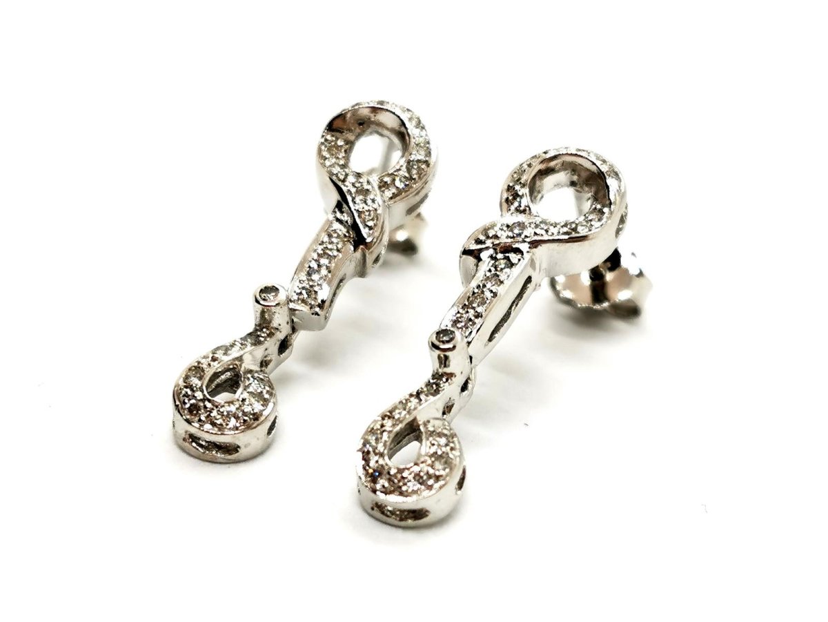 Boucles d'oreilles Pendantes en or blanc et diamants - Castafiore