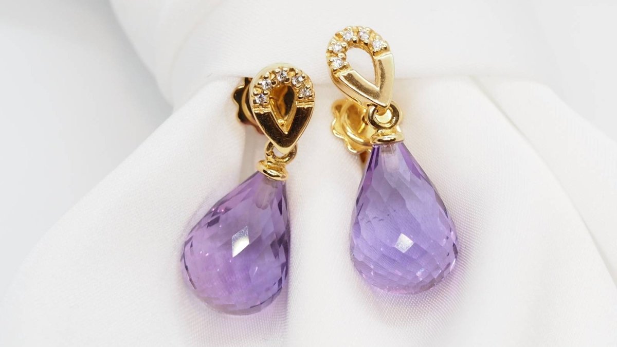 Boucles d'oreilles Pendantes en or jaune, améthystes et diamants - Castafiore