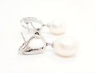 Boucles d'oreilles Pendantes ISABELLE LANGLOIS en or blanc, perles et diamants - Castafiore