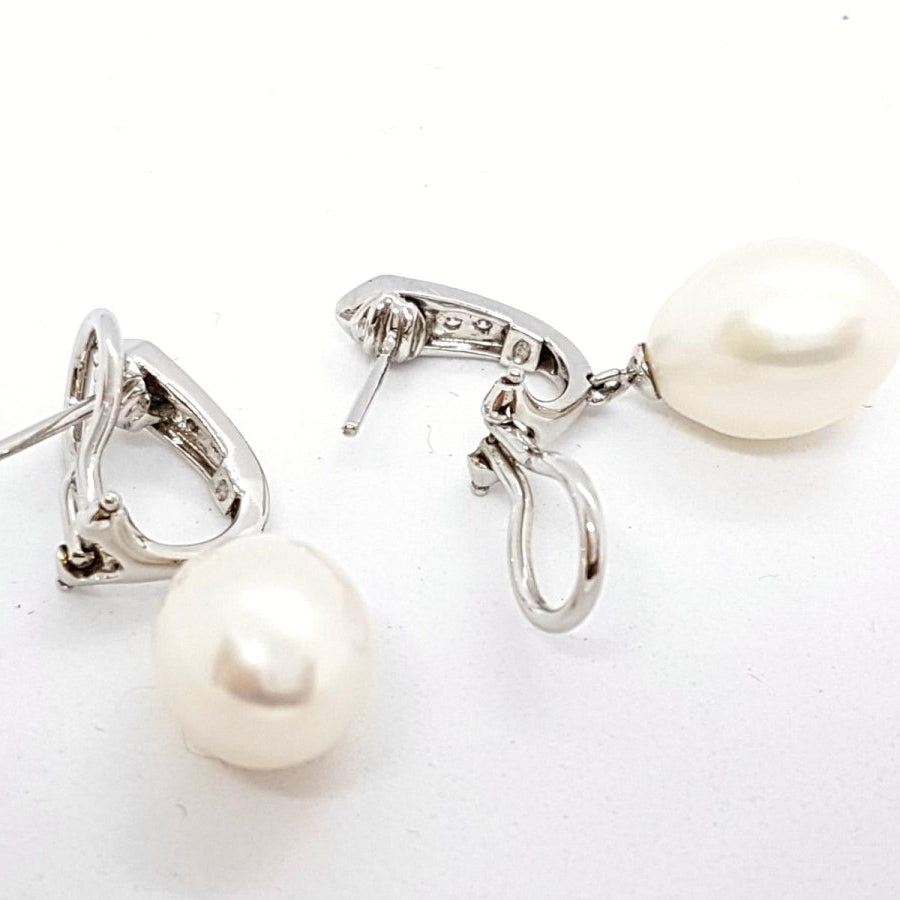 Boucles d'oreilles Pendantes ISABELLE LANGLOIS en or blanc, perles et diamants - Castafiore
