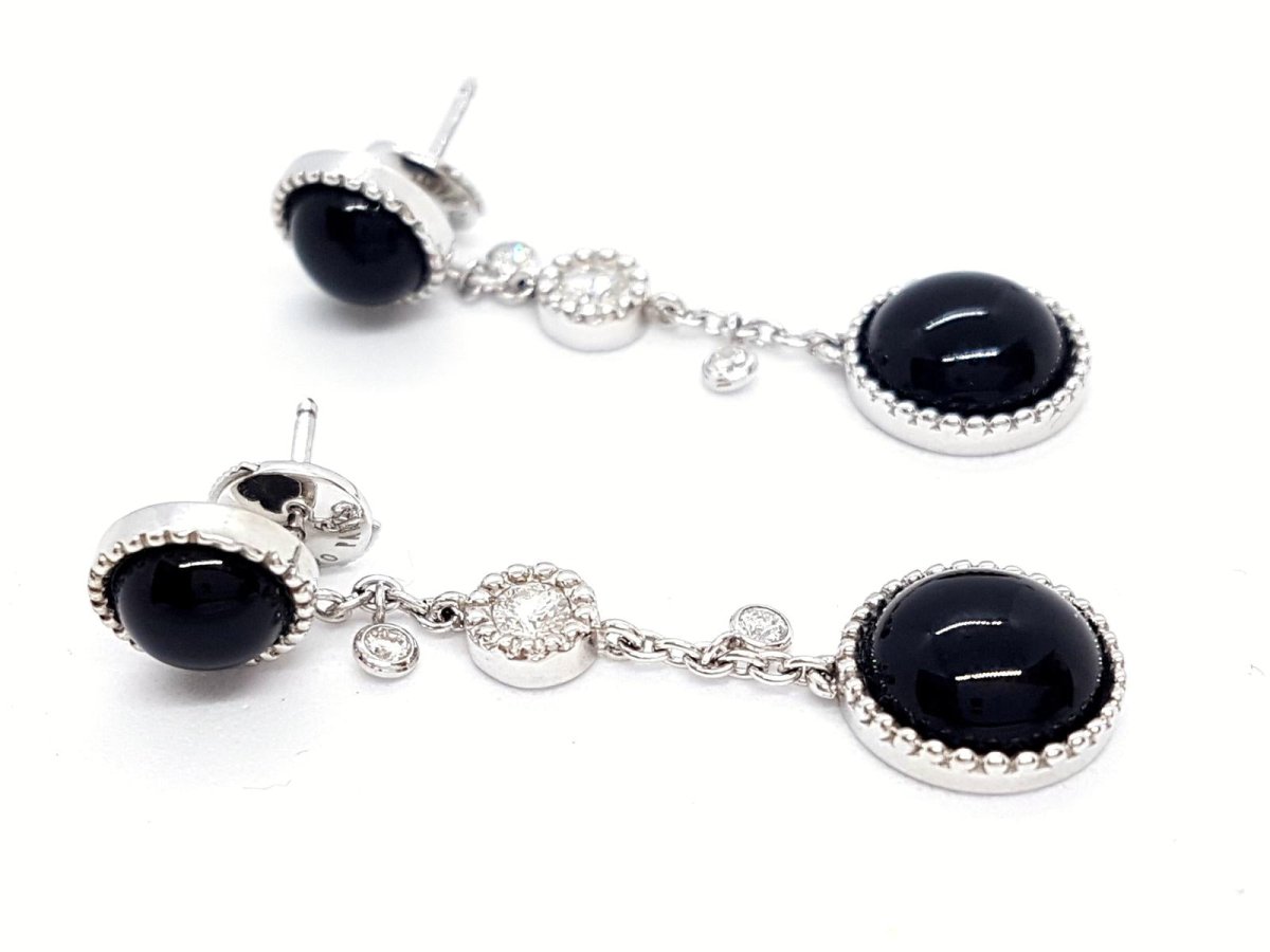 Boucles d'oreilles Pendantes SUSIE OTÉRO en or blanc, onyx et diamants - Castafiore