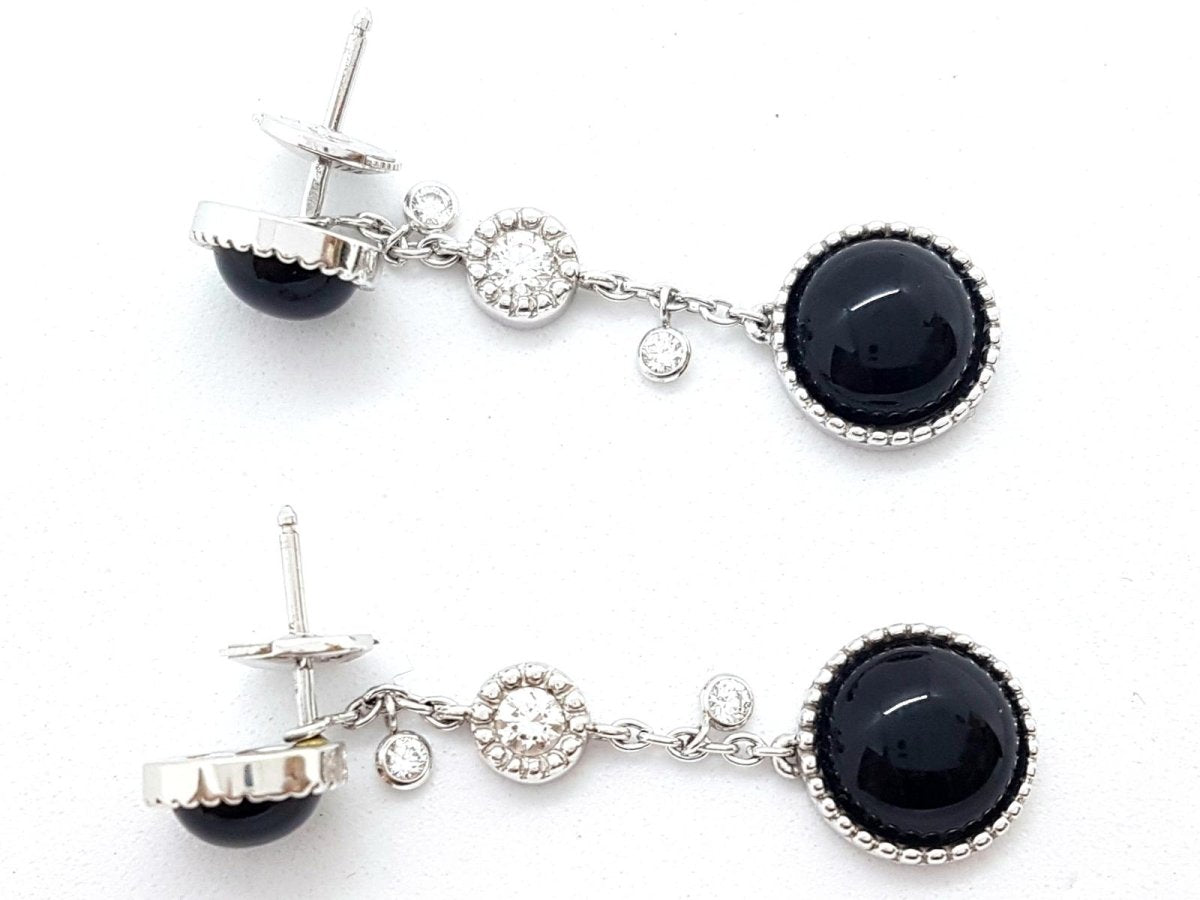 Boucles d'oreilles Pendantes SUSIE OTÉRO en or blanc, onyx et diamants - Castafiore