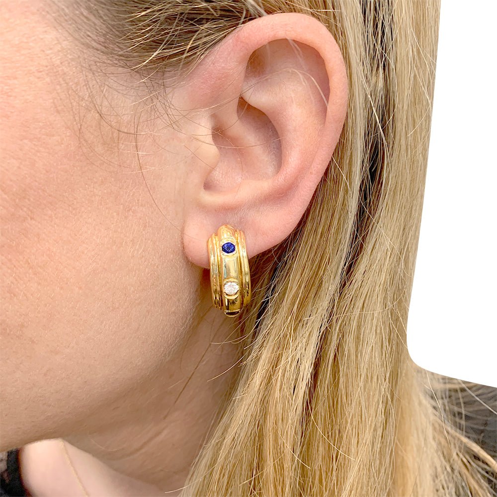 Boucles d'oreilles Piaget, “’Possession”, or jaune, saphirs, diamants - Castafiore