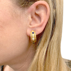 Boucles d'oreilles Piaget, “’Possession”, or jaune, saphirs, diamants - Castafiore