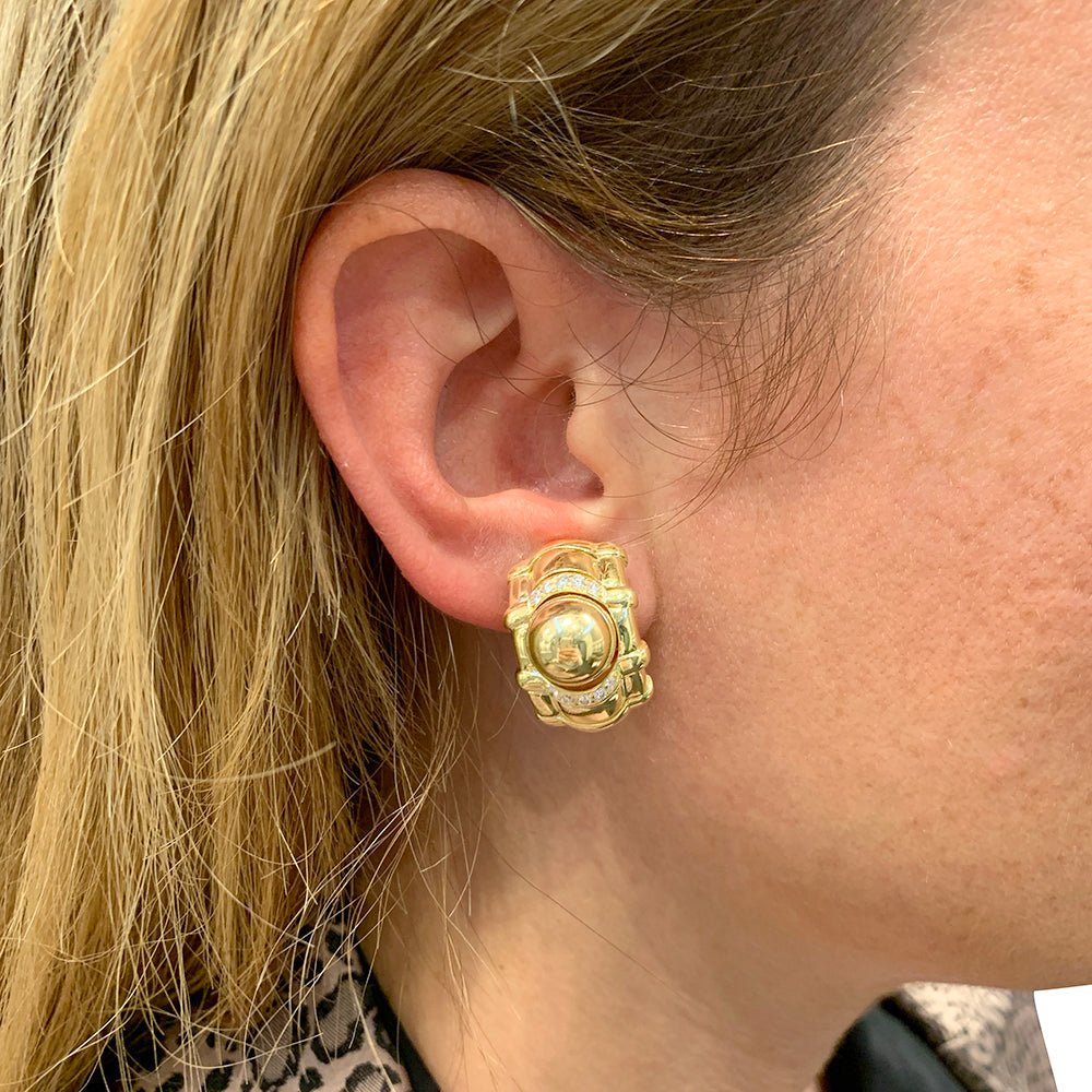 Boucles d'oreilles PIAGET "Tanagra" en or jaune et diamants - Castafiore