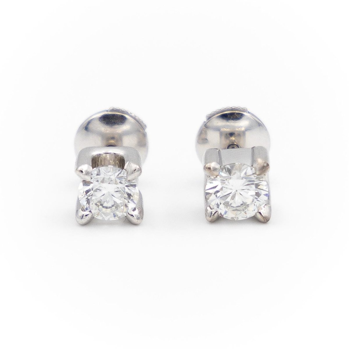 Boucles d'oreilles Puces en or blanc et diamants - Castafiore