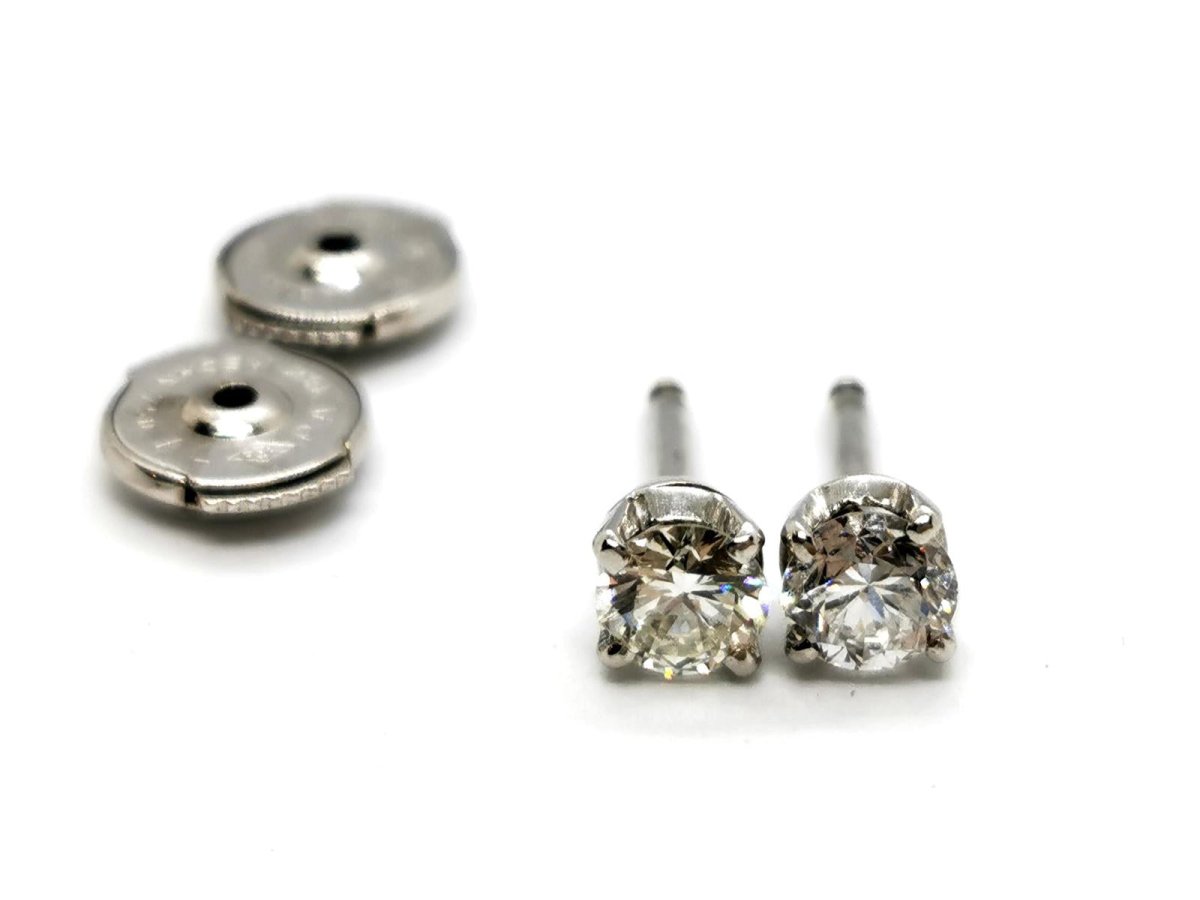 Boucles d'oreilles Puces en or blanc et diamants - Castafiore