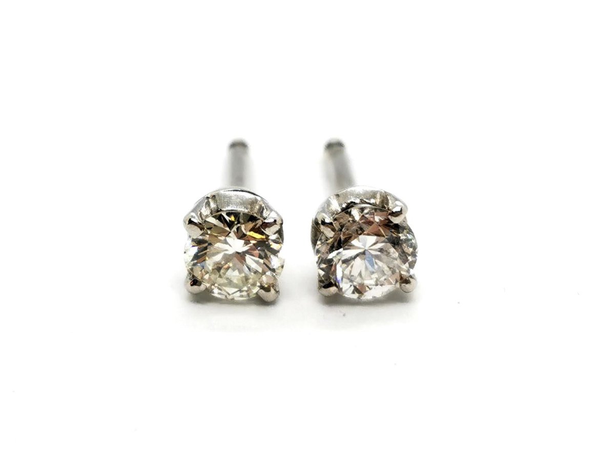 Boucles d'oreilles Puces en or blanc et diamants - Castafiore